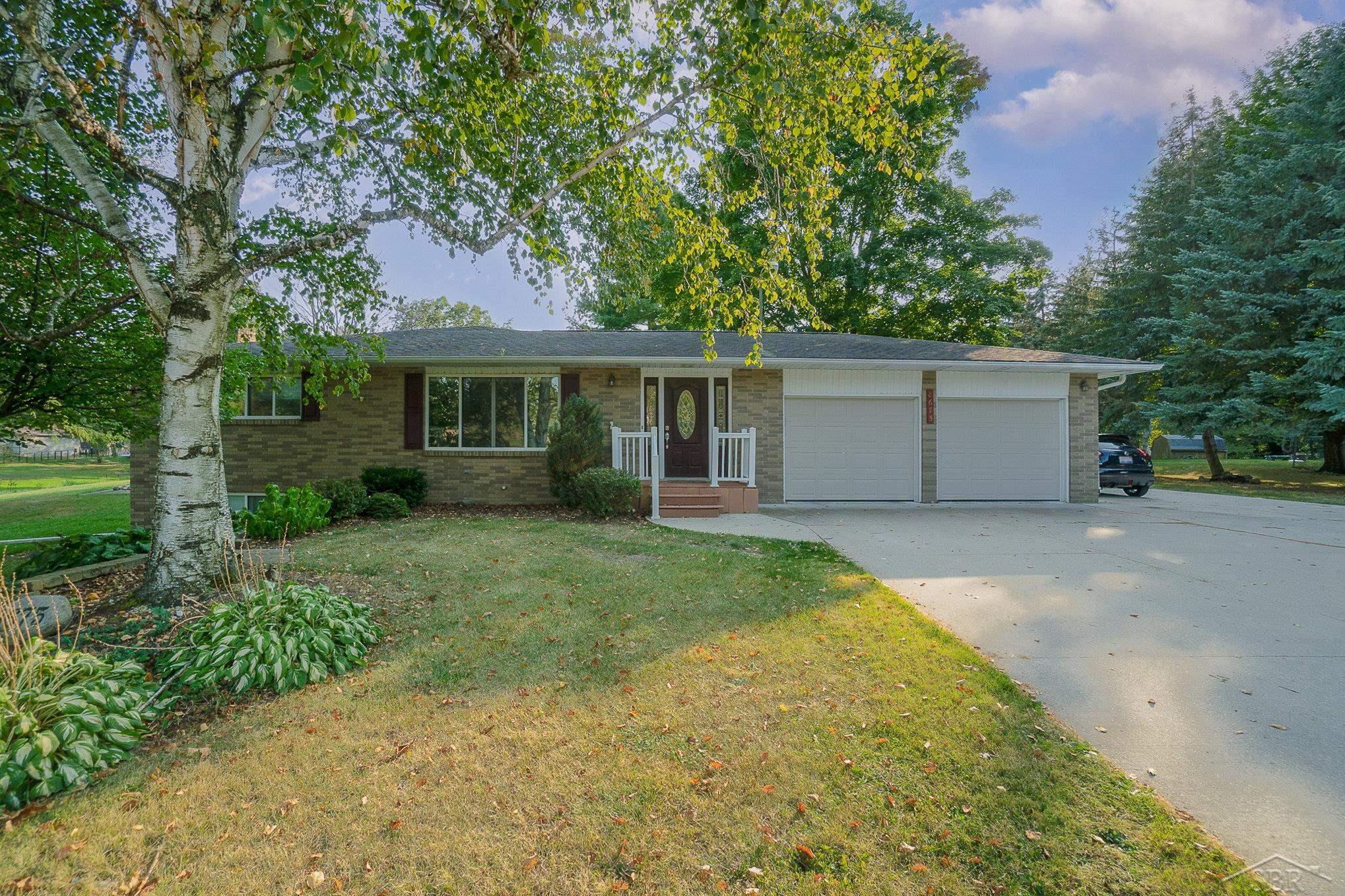 River Rd, Freeland, MI 48623