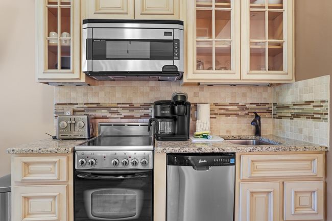 Kitchen | Image 13