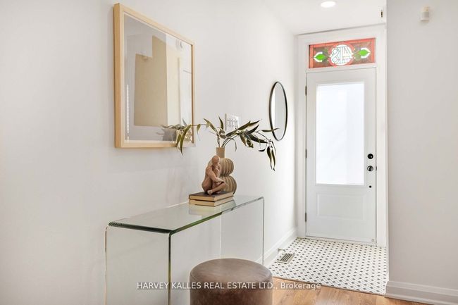 418 Ontario St, House attached with 3 bedrooms, 2 bathrooms and null parking in Toronto ON | Image 4