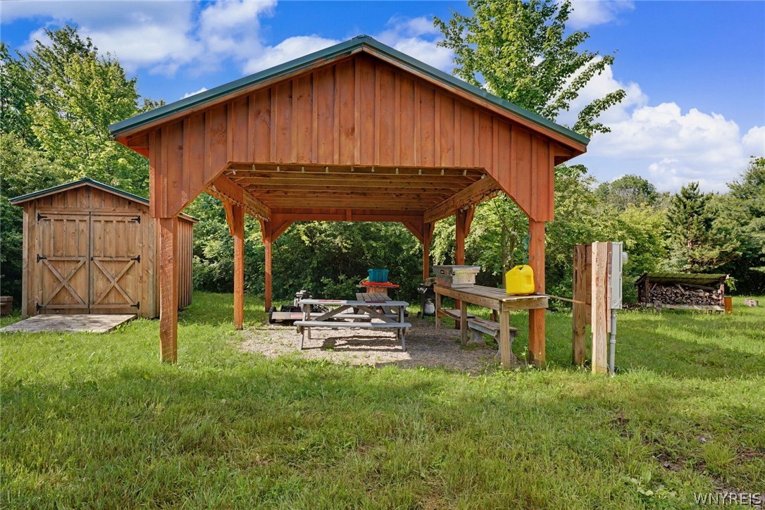 Land in New Hudson 4
