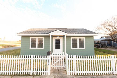 236 E Lerille St, Lockport, LA, 70374-2648 | Card Image