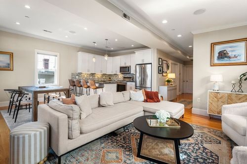 apt-3-20 Winfield St, Boston, MA, 02127-3491 | Card Image