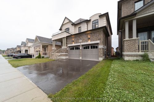224 Danny Wheeler Blvd, Keswick, ON, L4P0J8 | Card Image