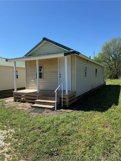 122 W Choctaw St, Holdenville, OK, 74848-3038 | Card Image
