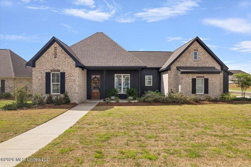 645 Peregan St, Canton, MS, 39046-1209 | Card Image