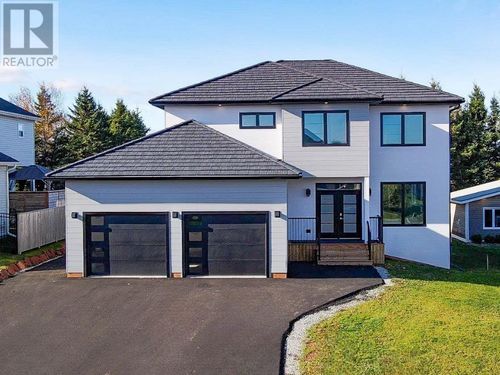 7 Maple Leaf Row, Stratford, PE, C1B4E5 | Card Image