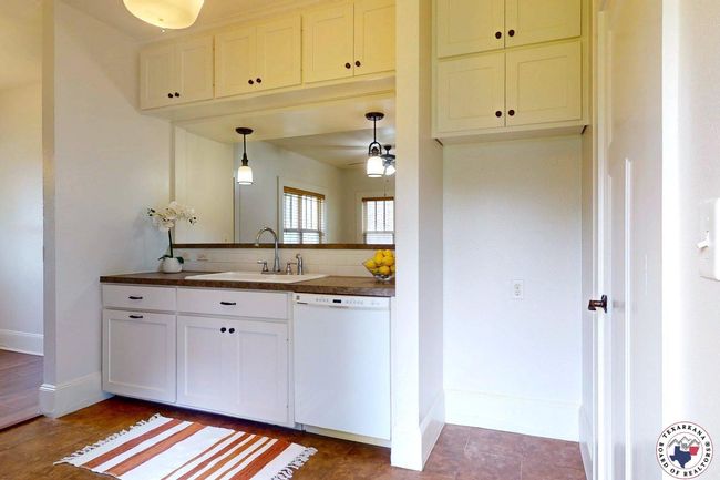 2124 Stevenson St, House other with 2 bedrooms, 1 bathrooms and null parking in Texarkana TX | Image 6