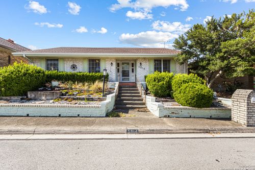 5814 Winterhaven Dr, Windcrest, TX, 78239-2018 | Card Image