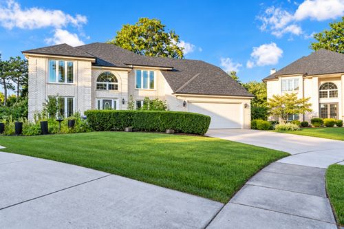8201 Pine Bluff Ct, Darien, IL, 60561-4900 | Card Image