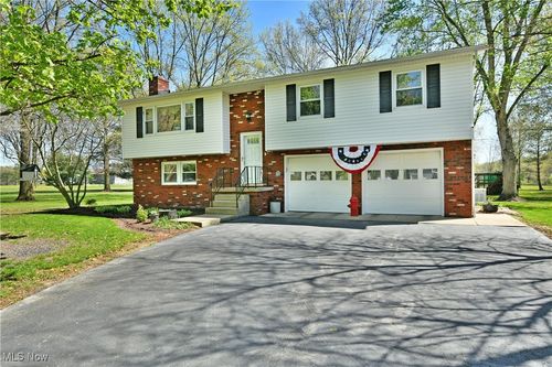 379 Housel Craft Rd, Bristolville, OH, 44402-9722 | Card Image
