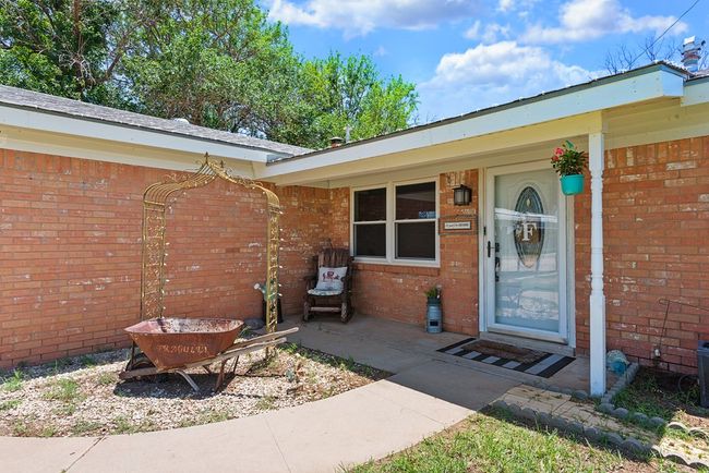 5612 E Midway Rd, House other with 3 bedrooms, 2 bathrooms and 4 parking in Big Spring TX | Image 13