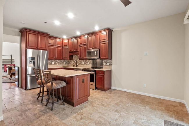 APT-3C - 505 N And South Rd, Condo with 3 bedrooms, 3 bathrooms and 2 parking in University City MO | Image 12