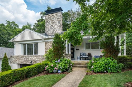 1022 Urbancrest Dr, Cincinnati, OH, 45226 | Card Image