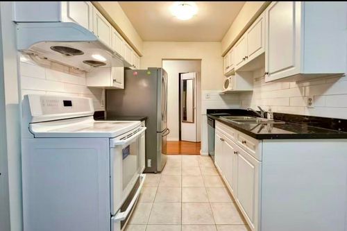 2f-836 Twelfth St, New Westminster, BC, V3M4K3 | Card Image
