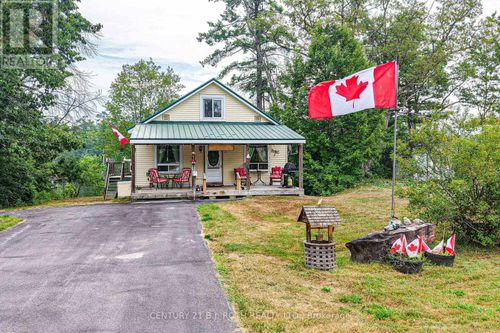 3297 Muskoka St, Severn, ON, L0K2B0 | Card Image