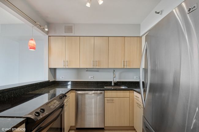 APT-2908 - 3660 N Lake Shore Dr, Condo with 1 bedrooms, 1 bathrooms and 1 parking in Chicago IL | Image 9