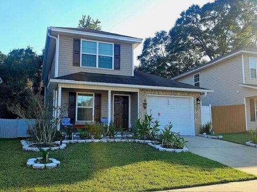 311 Dahlquist Dr, Crestview, FL, 32539-6952 | Card Image