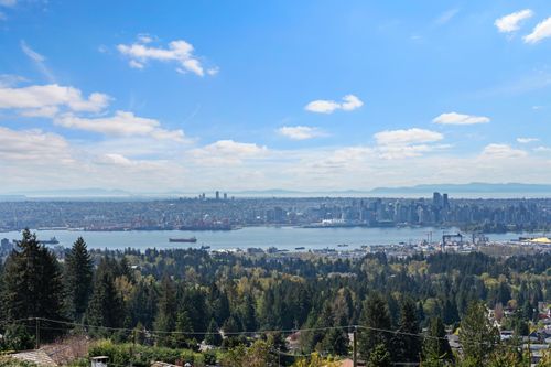 353 Newdale Crt, North Vancouver, BC, V7N3H3 | Card Image
