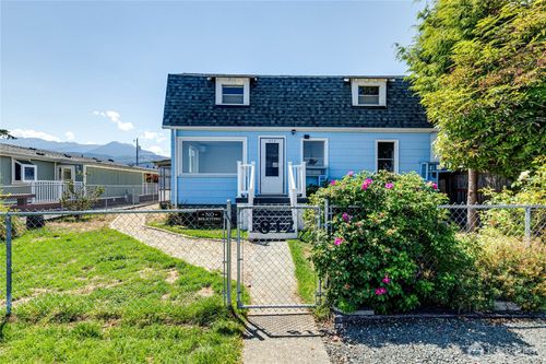 812 W 4th St, Port Angeles, WA, 98363-2107 | Card Image