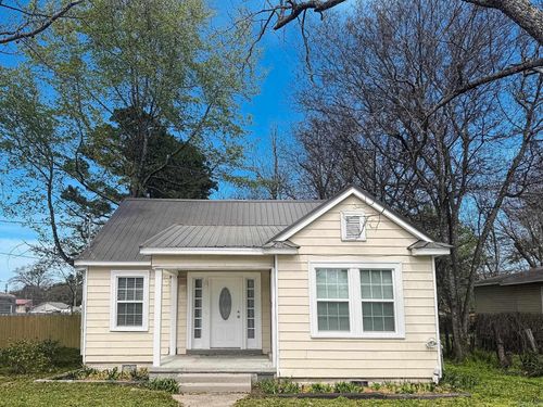 406 E Mill St, Malvern, AR, 72104-5244 | Card Image