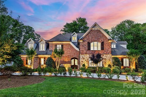 2427 Danbury St, Charlotte, NC, 28211-2212 | Card Image