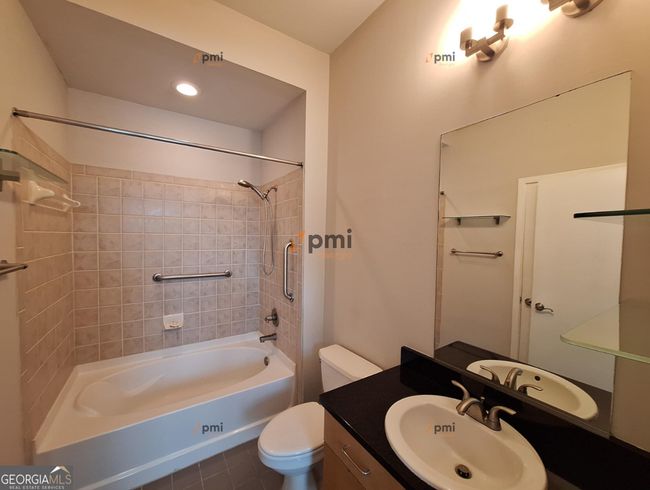 UNIT-2306 - 5300 Peachtree Rd, Condo with 2 bedrooms, 2 bathrooms and null parking in Chamblee GA | Image 12