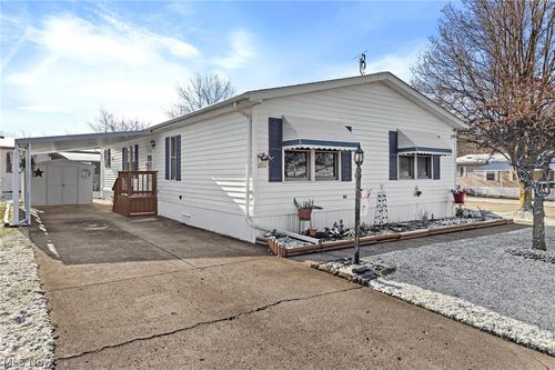 22 Lees Ln, Olmsted Twp, OH, 44138-2994 | Card Image