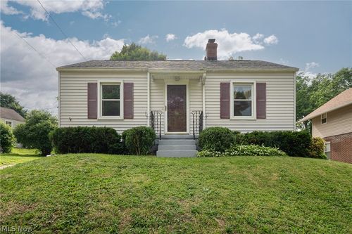 598 Morningview Ave, Akron, OH, 44305-1946 | Card Image
