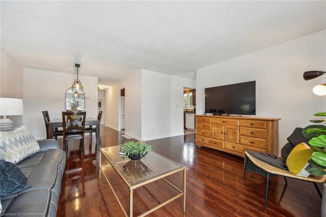 62 Guildwood Dr, House other with 2 bedrooms, 1 bathrooms and 3 parking in Hamilton ON | Image 6