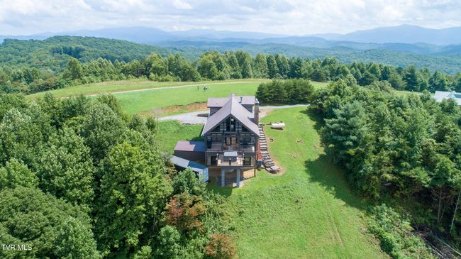 308 Walnut Mountain Farms Loop, House other with 4 bedrooms, 3 bathrooms and null parking in Roan Mountain TN | Image 39