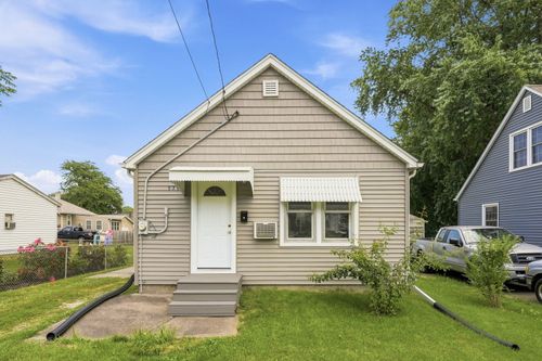 939 31st St, Bettendorf, IA, 52722-5180 | Card Image