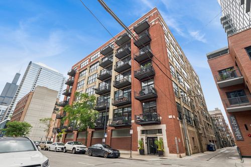 711-843 W Adams St, Chicago, IL, 60607-3001 | Card Image