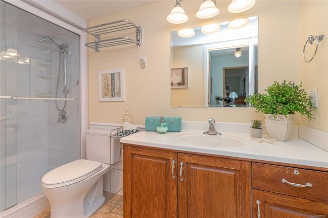 211 - 130 Sunningdale Rd E, Condo with 2 bedrooms, 1 bathrooms and 31 parking in Qualicum Beach BC | Image 24