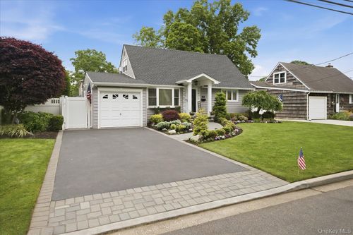 272 Hamilton Ave, Massapequa, NY, 11758-4009 | Card Image
