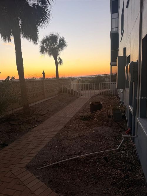 apt-202-555 The Esplanade N, VENICE, FL, 34285-1537 | Card Image