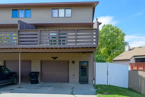 8-922 E Owens Avenue, Bismarck, ND, 58501 | Card Image