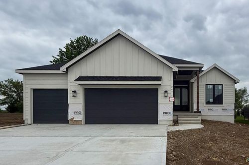 24915 W 112th St, Olathe, KS, 66061-7161 | Card Image