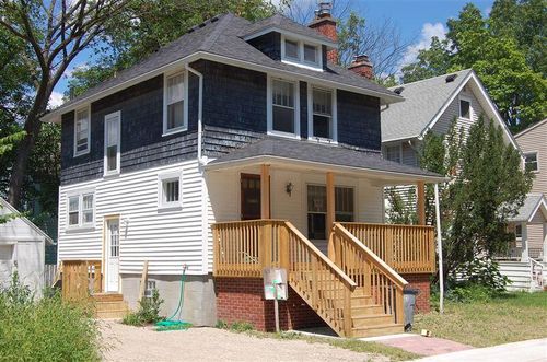 825 Sylvan Ave, Ann Arbor, MI, 48104-3819 | Card Image