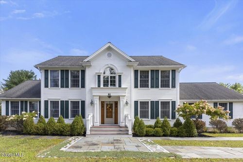 81 Masters Cmn N, Queensbury, NY, 12804-9731 | Card Image