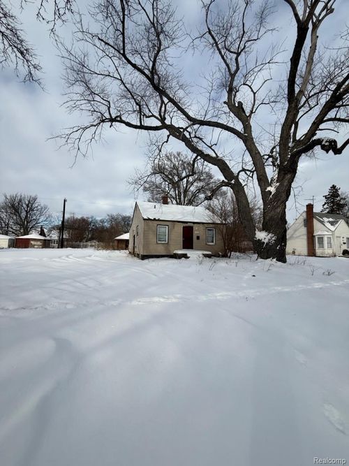 15225 E State Fair St, Detroit, MI, 48205-2005 | Card Image