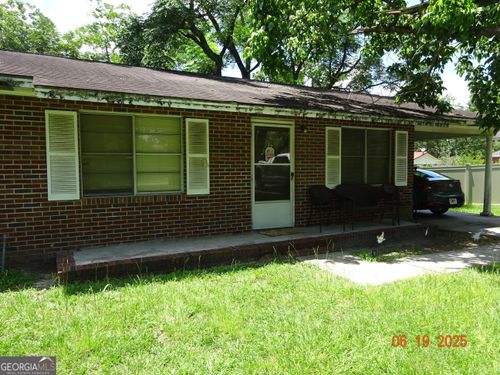 7 S College St, Claxton, GA, 30417-1811 | Card Image