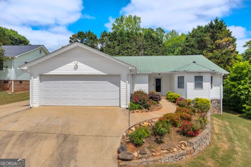 99 Parker St, Carnesville, GA, 30521-3998 | Card Image