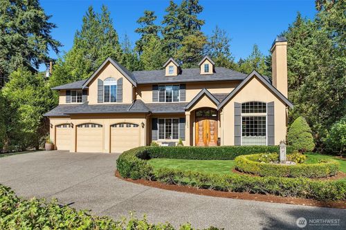 12022 Ne 97th St, Kirkland, WA, 98033-5821 | Card Image