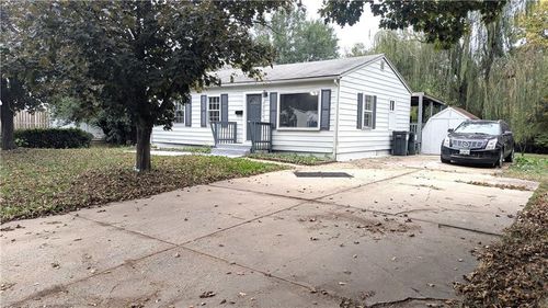 13516 12th St, Grandview, MO, 64030-3625 | Card Image