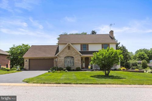 755 Weldon Dr, YORK, PA, 17404-4827 | Card Image