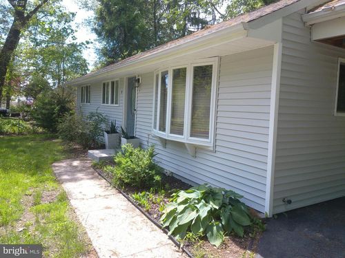 9 Pear Ave, BROWNS MILLS, NJ, 08015-3213 | Card Image