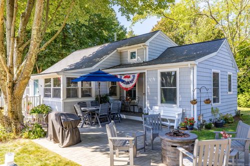 12 Littlefield Dr, Old Lyme, CT, 06371-2633 | Card Image