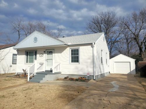 118 N Connecticut Ave, Salina, KS, 67401-3004 | Card Image