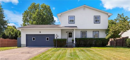 711 Sabrina Dr, Boardman, OH, 44512-5325 | Card Image