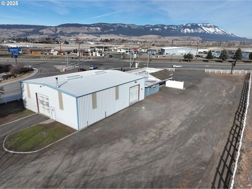 11401 Island Ave, Island City, OR, 97850-8457 | Card Image